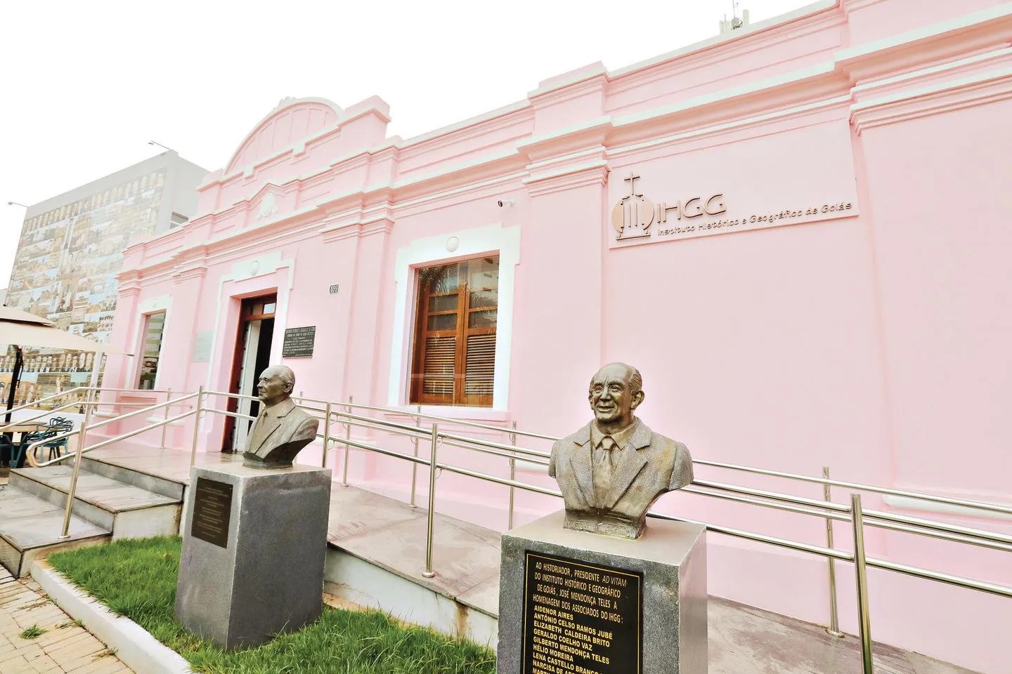 PRESIDENTES E ASSOCIADOS